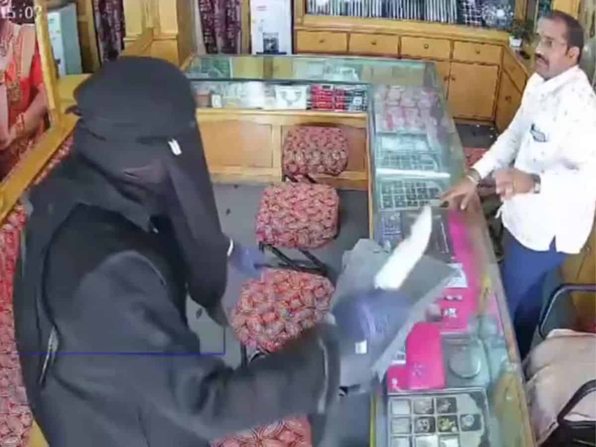 Medchal police crack the 'Jagadamba Jewellers' robbery case within 24 hours and arrest two persons