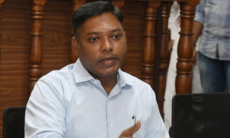 Jai Bhim...Jai Samvidhan: Tiruvallur MP shouts in Lok Sabha, BJP MPs protest
