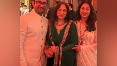Juhi Chawla poses with Aamir Khan at his Ammi's 90th birthday celebration
