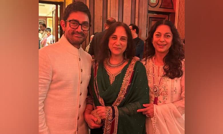 Juhi Chawla poses with Aamir Khan at his Ammi's 90th birthday celebration