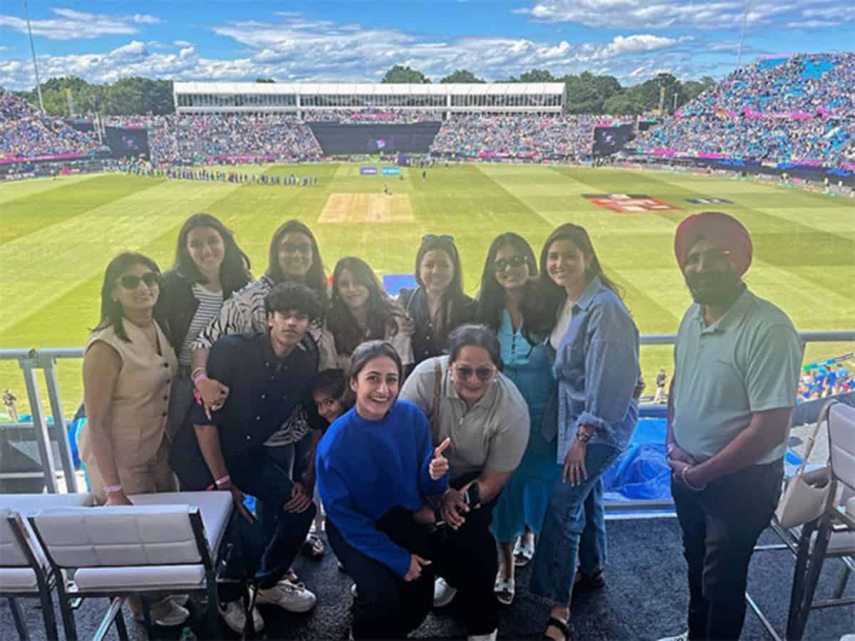 Anushka Sharma beams with joy post India's win over Pakistan in T20 WC