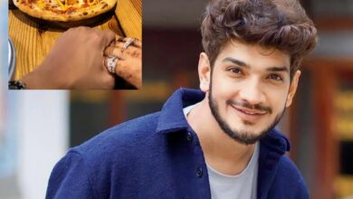 Munawar Faruqui shares first photo with wife and his two kids