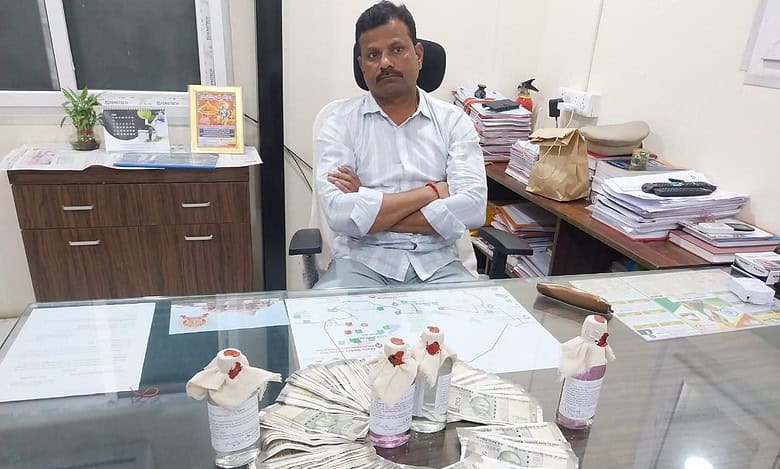 Telangana: ACB arrests Suraram Ins for seeking Rs 1 lakh bribe