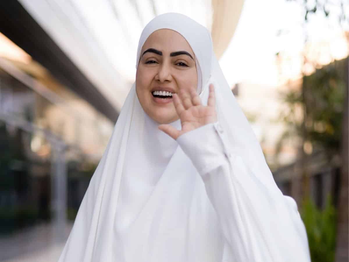 Sana Khan embarks on Haj today, seeks forgiveness from all