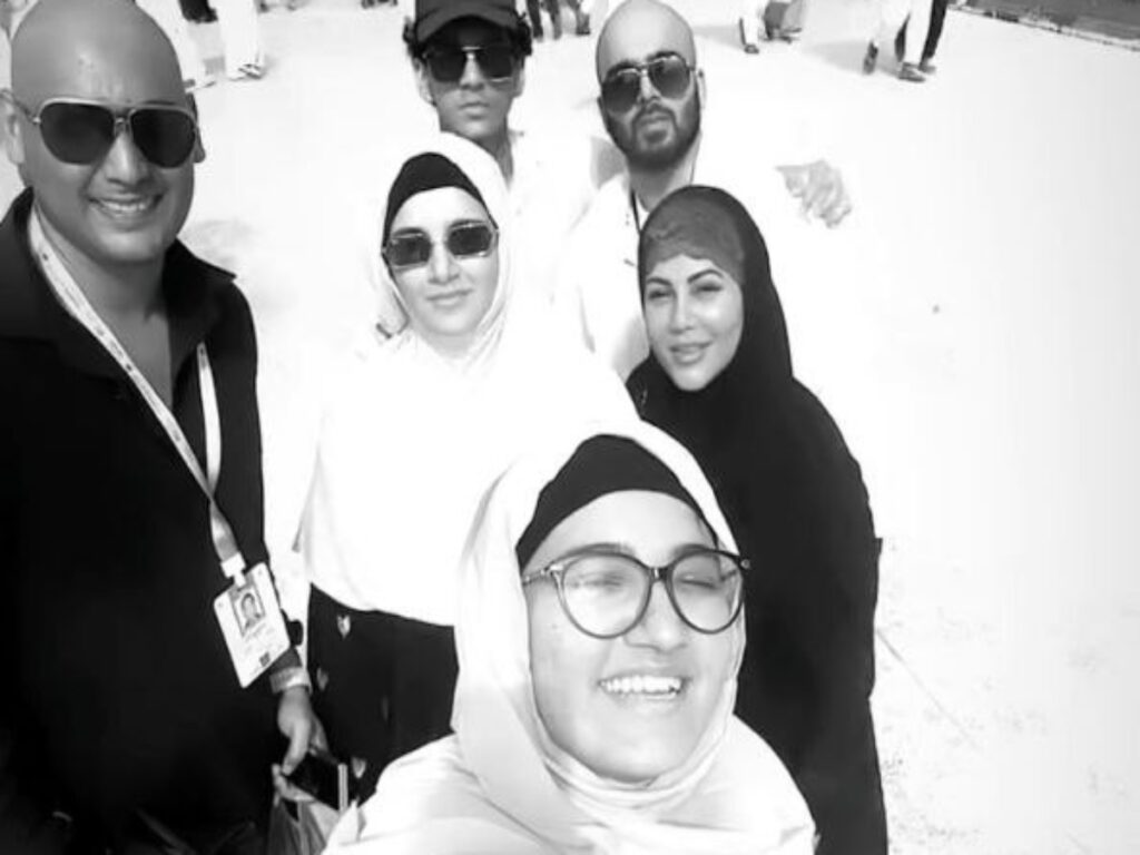 Sania Mirza radiates happiness after completing Haj, photo viral