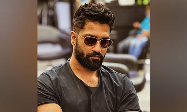 Vicky Kaushal flaunts new hairstyle, fans say 'Was dying to see you back like this'
