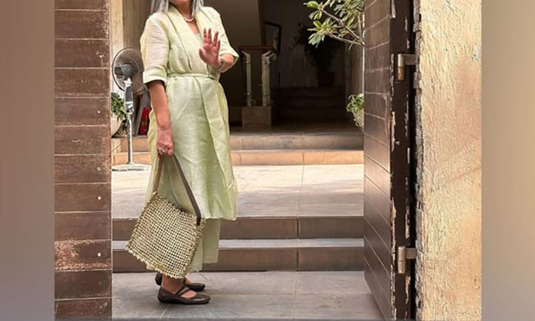 'I am fascinated...': Zeenat Aman speaks about impact of social media on society