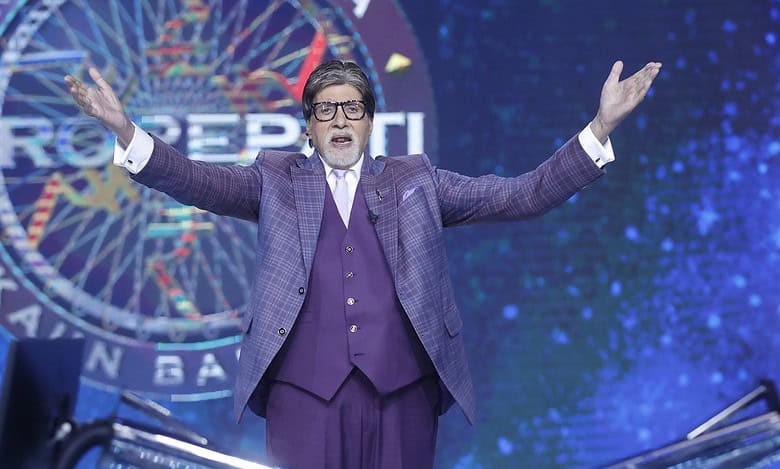 Within 11 minutes, Big B conveys two important messages for the Indian society