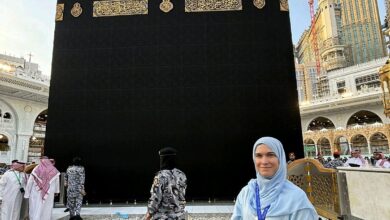 Australian diplomat Lauren Stasinowsky participates in washing of Kaaba