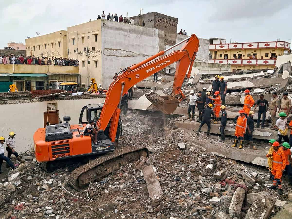 Building collapse in Surat