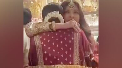 Aishwarya Rai, Deepika Padukone share heartwarming hug at Anant-Radhika's wedding