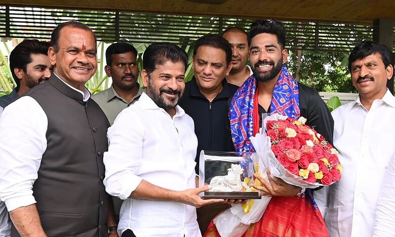 Telangana govt announces housing plot, job to Mohammed Siraj