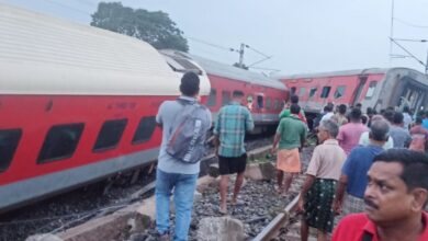 Mumbai-Howrah Mail derail
