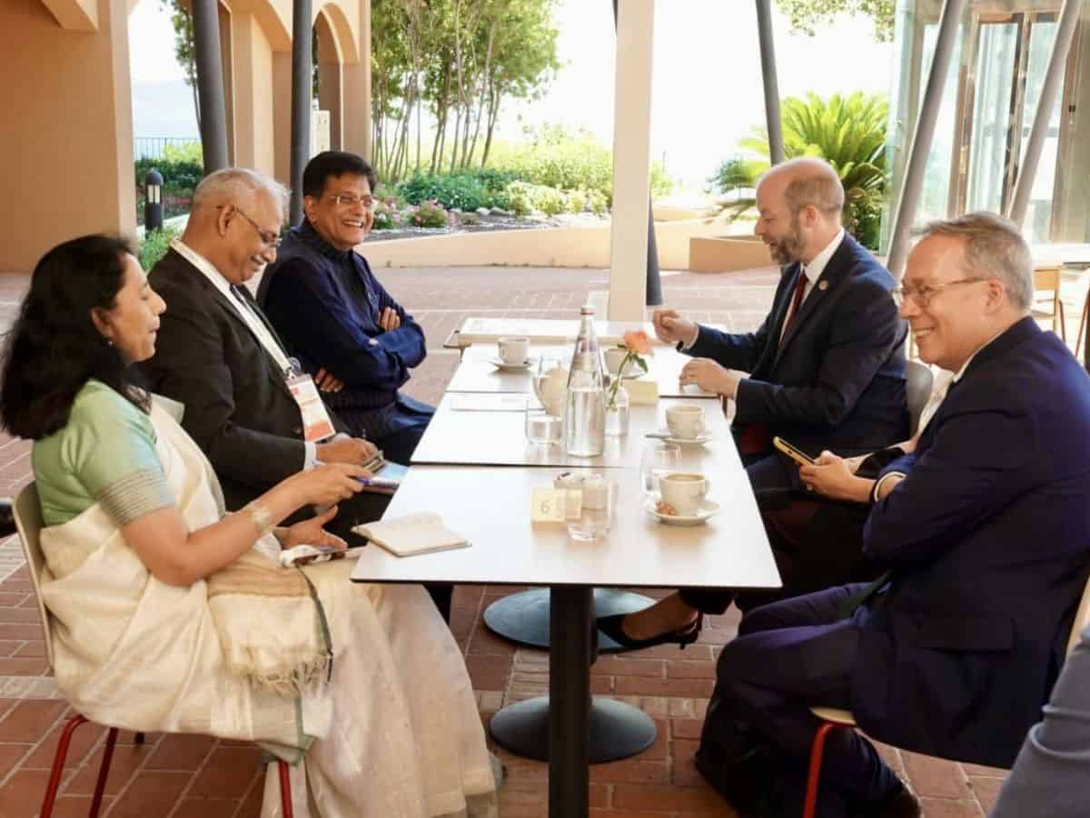 Piyush Goyal holds talks with UK and EU (1)