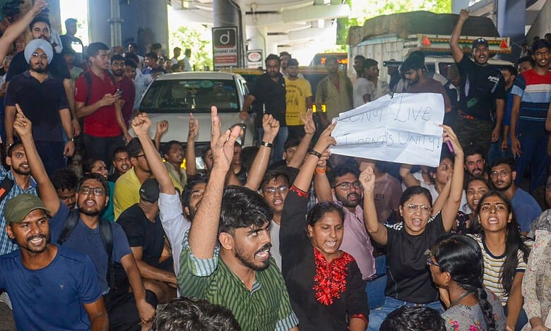 Protest after 3 students