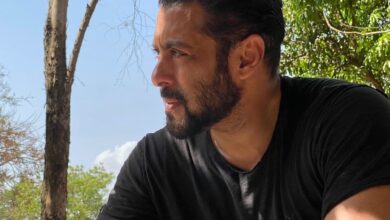 Salman Khan leaves fans in frenzy with his new picture amid 'Sikandar' shooting