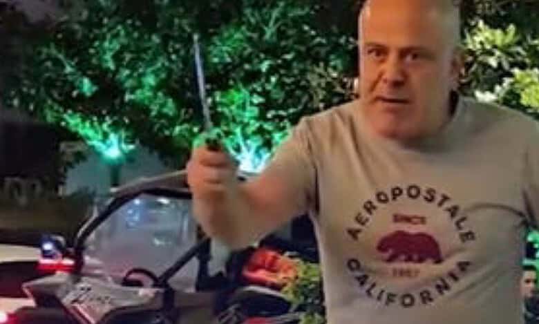 Turkish man arrested after threatening Saudis with knife in Istanbul cafe