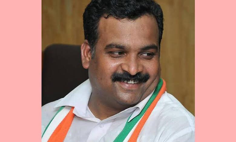 Cong MP writes to Speaker, seeks action over 'inaccurate, misleading' statements by PM, Anurag Thakur in LS