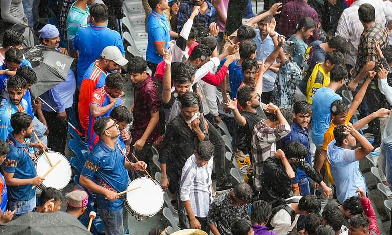 Traffic comes to standstill as India’s victory parade starts in Mumbai