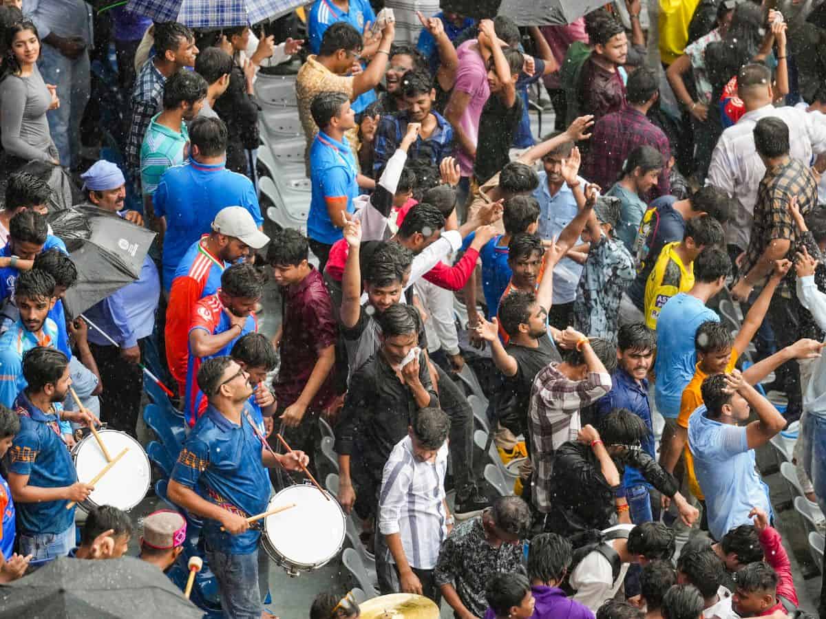 Traffic comes to standstill as India’s victory parade starts in Mumbai