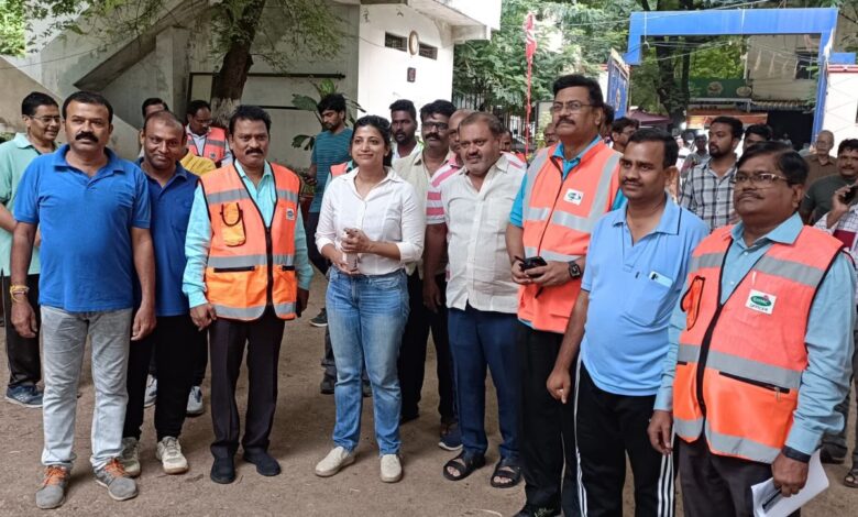 Take action against erring Swachh autos: GHMC commissioner