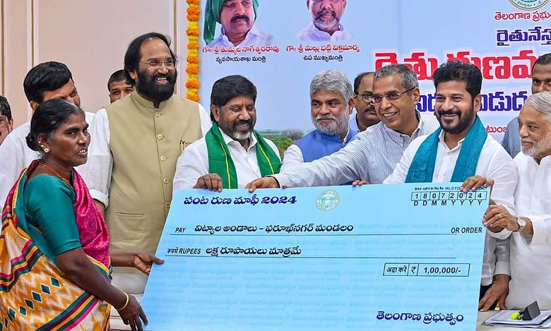 Telangana CM in Delhi to invite top Cong leaders for farm-loan waiver event
