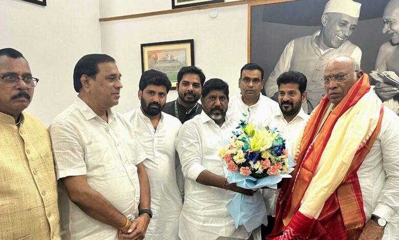 Telangana CM invites Congress top brass for farm loan waiver event