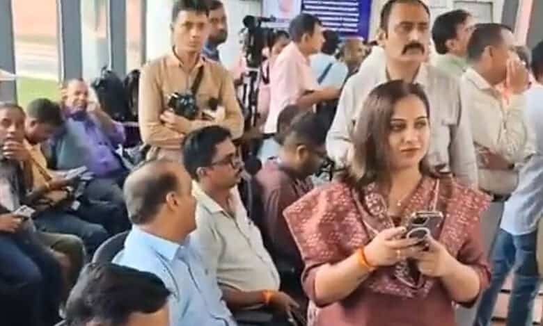 Journalists protests after disallowed to enter Parliament