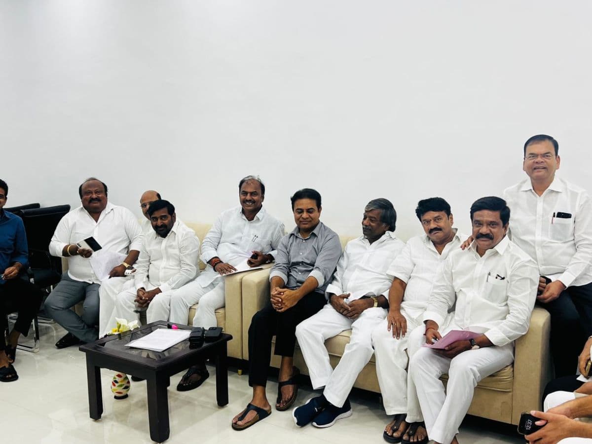 Telangana: Barely a month after joining Congress, Gadwal MLA rejoins BRS