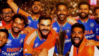 'Love u all my Team India', SRK lauds WC heroes as celebrations continue in Mumbai
