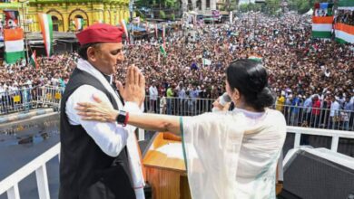 West Bengal CM Banerjee and SP Chief Akhilesh Yadav