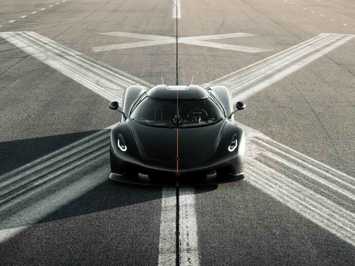 Koenigsegg Jesko Absolut Sets Speed Records, Hits 412.72 km/h