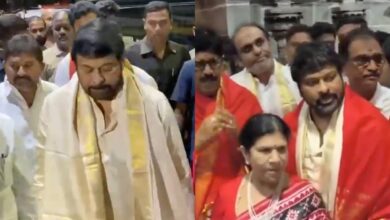 Chiranjeevi and wife Surekha offer prayers at Tirumala on his birthday