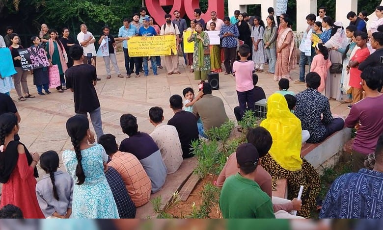 Citizens protest at Tank Bund in Hyderabad