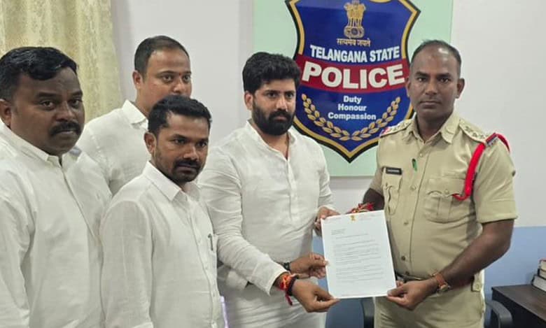 MP Anil Kumar yadav lodges complaint against KTR in Saifabad police station.