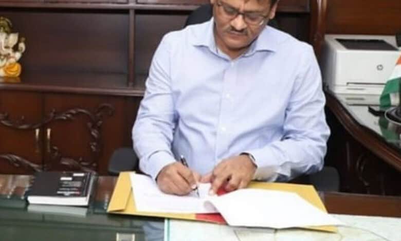 Delhi Chief IAS, Dharmendra