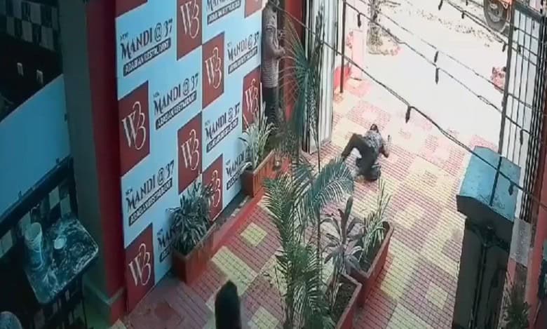 CCTV shows bystanders as engineering student in Hyderabad stabbed to death