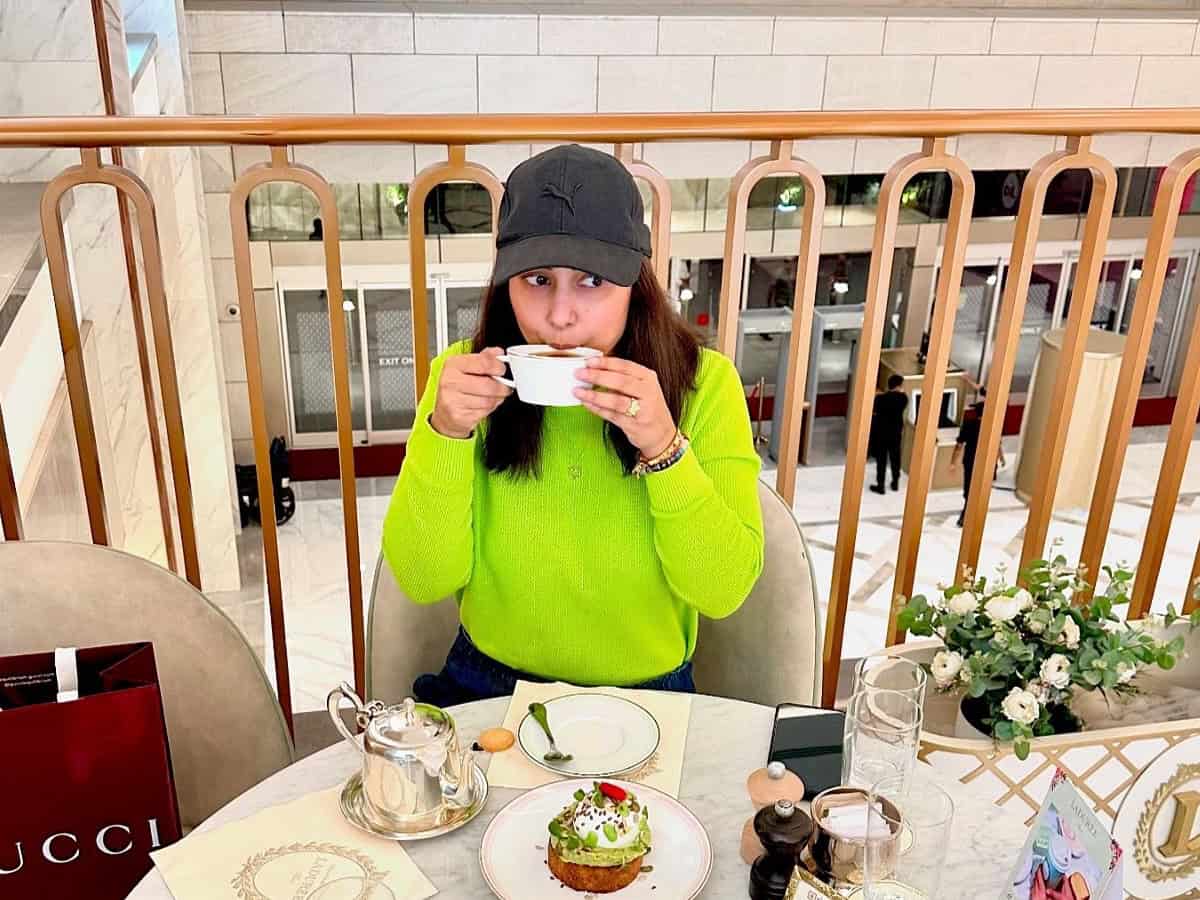 Hina Khan steps out for the first time in months amid cancer battle, enjoys a day of self-care
