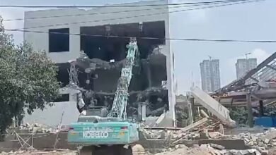 Illegal constructions around lakes in Hyderabad