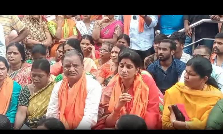 Hyderabad: BJP leader Madhavi Latha protests after man ransacks religious site