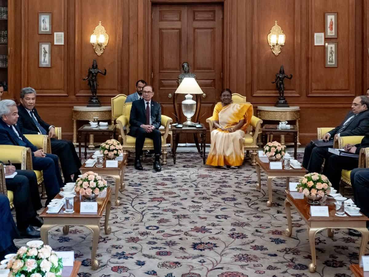 PM of Malaysia Anwar Ibrahim calls on President Murmu
