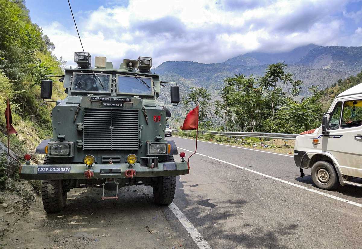 Encounter breaks out along LoC in J&K's Uri, infiltration bid thwarted