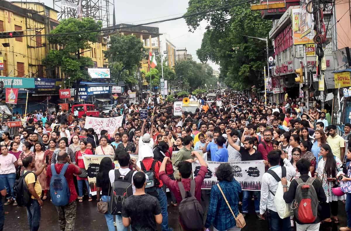 Professors condemn arrest of students for protesting outside Durga Puja pandal over RG Kar horror