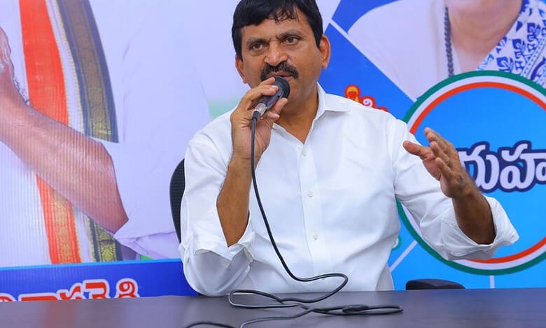 Min Ponguleti shed tears seeing the floods situation in Khammam district