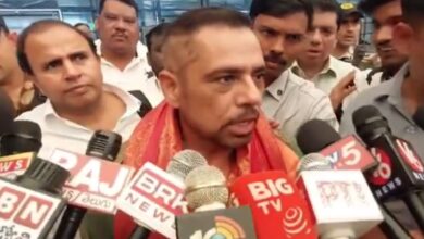 Robert Vadra arrives in Hyderabad, to meet children with disabilities and others