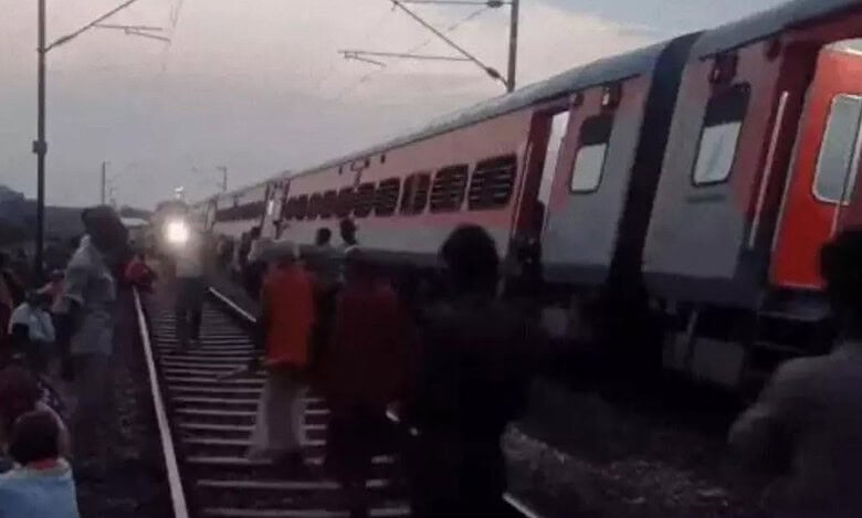 UP: FIR against unknown persons over Sabarmati Express derailment