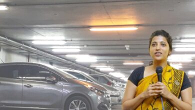 GHMC commissioner warns malls for charging parking fee