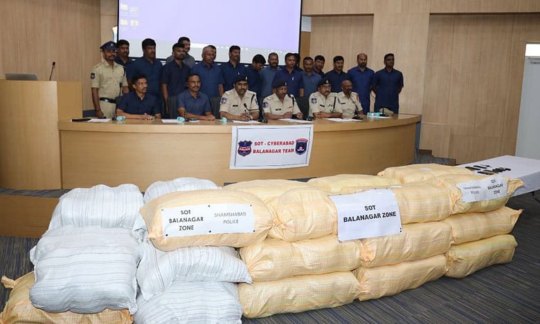 Hyderabad: 5 held for transporting over 800 kgs of ganja worth Rs 3 crore