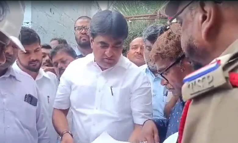 Hyderabad: Waqf Board chairman visits mosque over concerns of damage