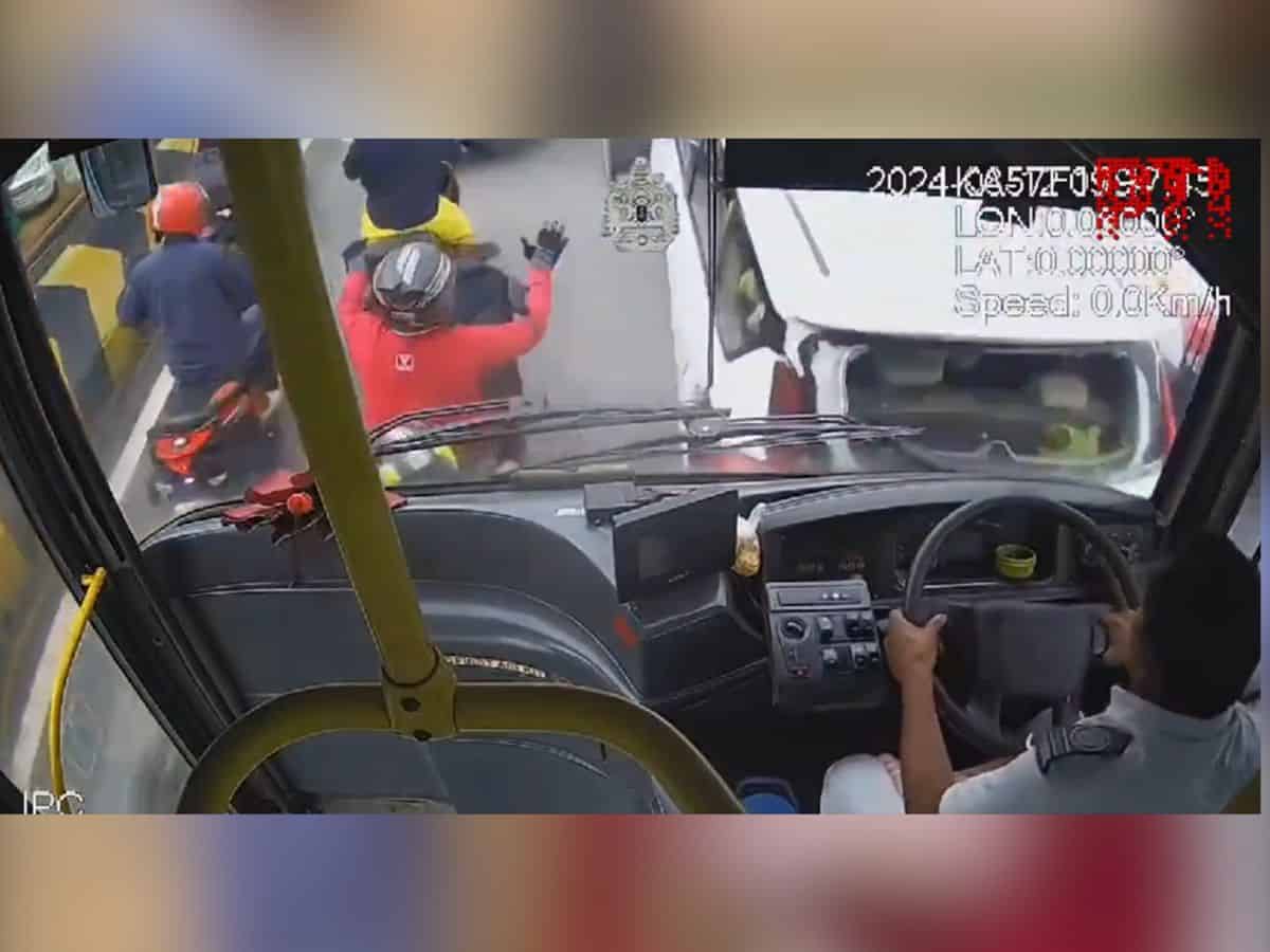 Video: BMTC driver loses control of bus on Hebbal Flyover, 2 injured